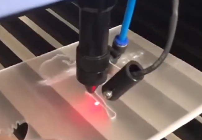 CO₂ laser cutting machine 2532