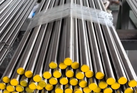 Hot rolled and heat treated 50CrVA SAE 6150 spring steel bars and plates in a workshop