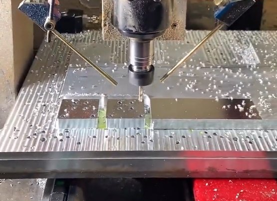 Precision aluminum machining process focused on reducing production costs