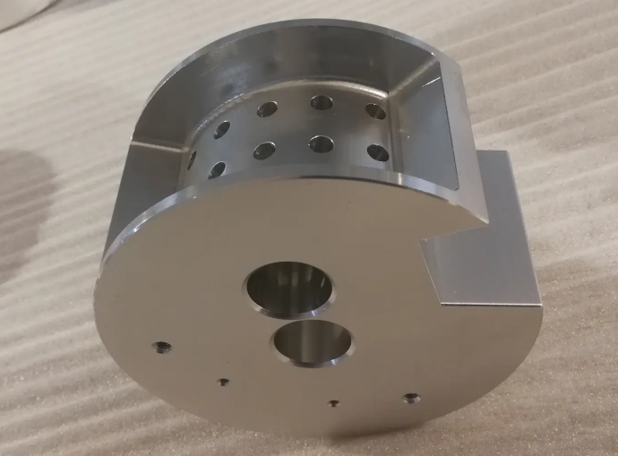 Manufacturing aluminum parts with cost-effective CNC machining techniques