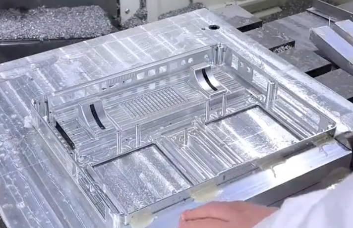 Thin-wall aluminum CNC machining focused on stability and accuracy